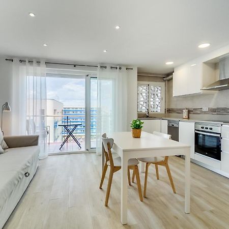 Hauzify I Apartament Rosa Dels Vents Санта Сузана Екстериор снимка